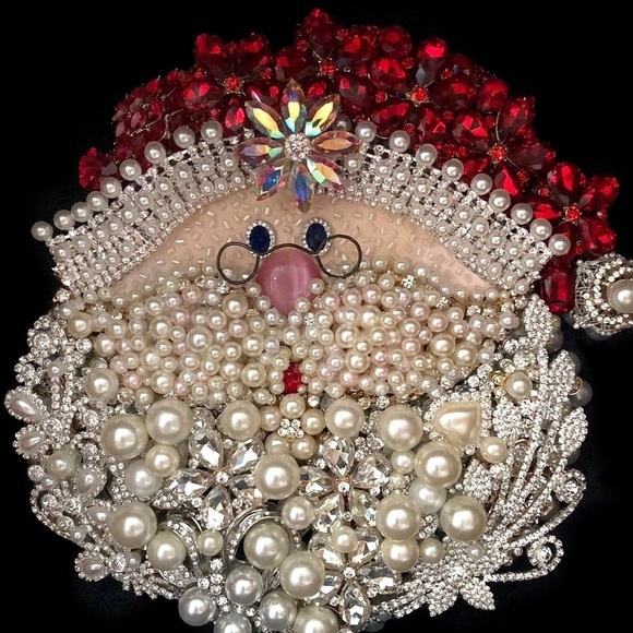 NWOT Women's Size Large Christmas Santa Claus Jewel Graphic Art Print Sweatshirt - Picture 6 of 6